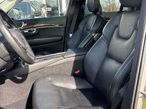 Used 2016 Volvo XC90 T6 Momentum w/ Momentum Plus Package image 8