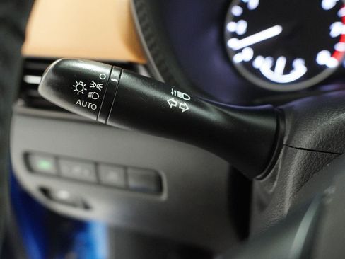 Used 2020 Nissan Sentra SV w/ SV Premium Package FWD image 9