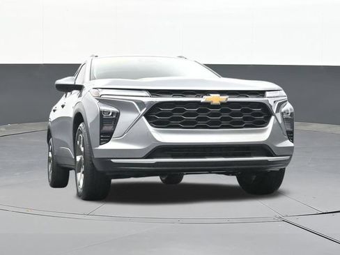 Used 2025 Chevrolet Trax LT w/ Driver Confidence Package FWD image 57