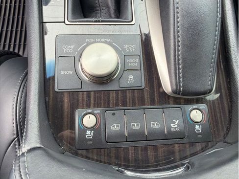 Used 2015 Lexus LS 460 L w/ Ultra Luxury Package RWD image 24