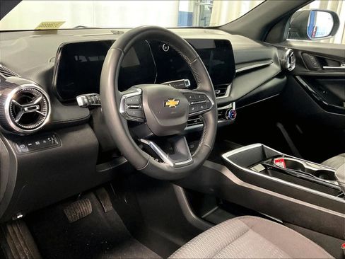 Used 2025 Chevrolet Equinox LT image 8