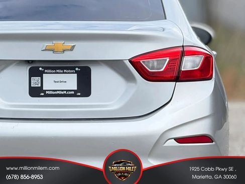 Used 2018 Chevrolet Cruze LS FWD image 14