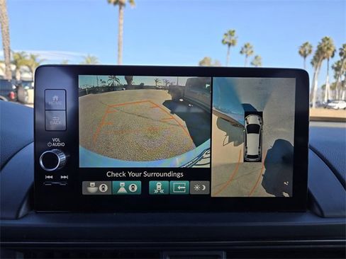 Used 2023 Honda Pilot TrailSport image 11