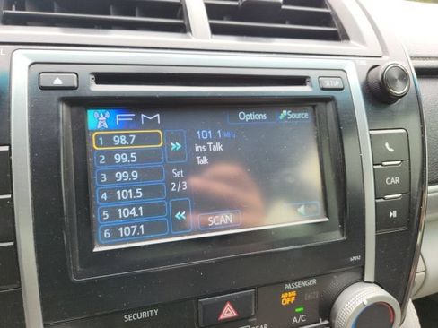 Used 2012 Toyota Camry LE FWD image 10