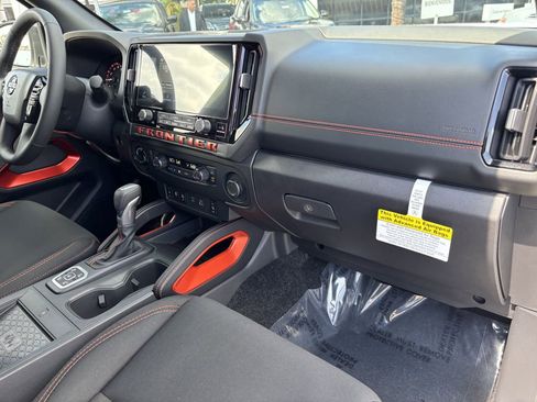 New 2026 Nissan Frontier PRO-4X w/ Pro-4x Convenience Package image 10