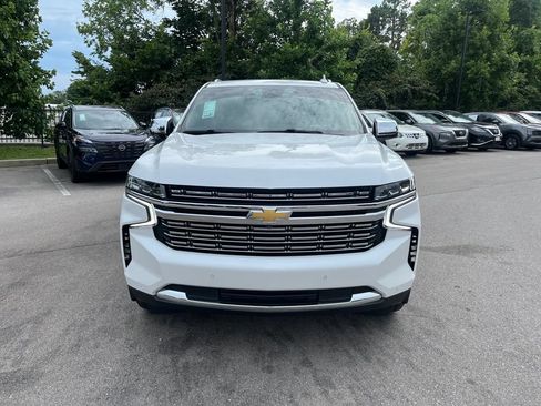 Used 2024 Chevrolet Suburban Premier AWD/4WD image 9