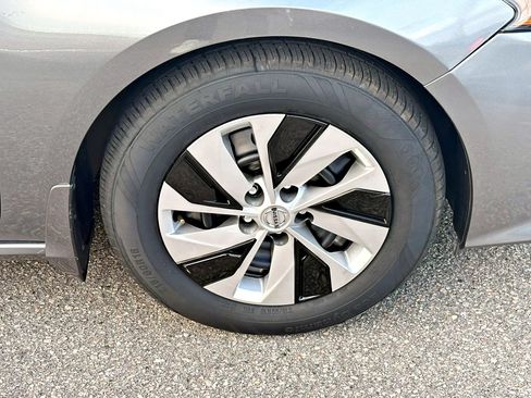 Used 2020 Nissan Altima 2.5 S FWD image 12