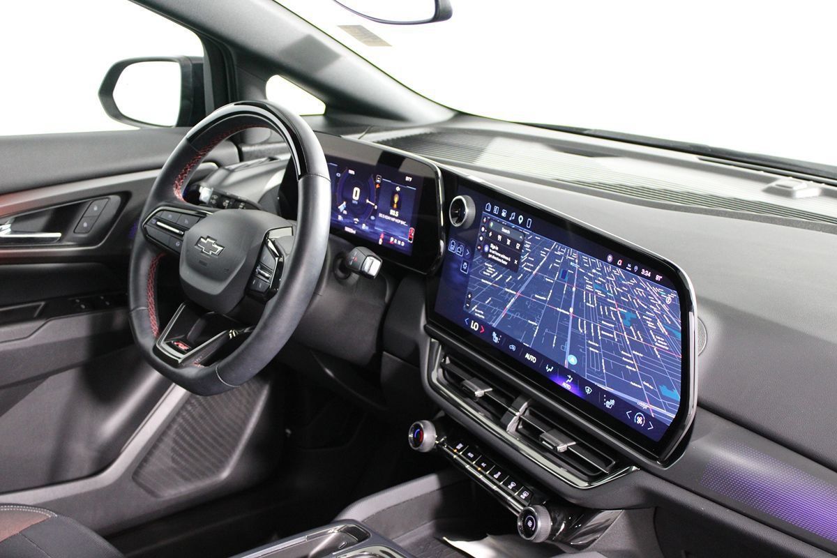 Used 2024 Chevrolet Equinox EV RS FWD image 9