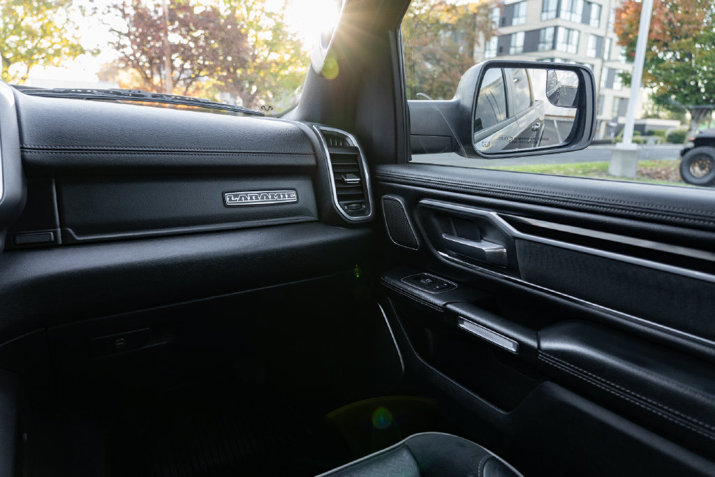 Used 2021 RAM 1500 Laramie AWD/4WD image 11
