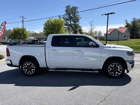Used 2025 RAM 1500 Laramie AWD/4WD image 9