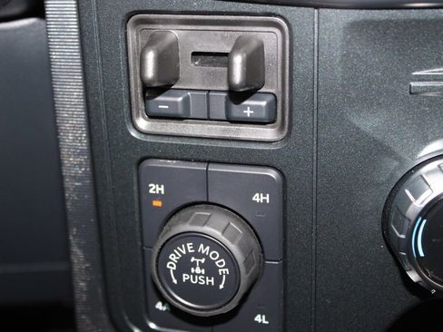 Used 2025 Ford F150 Platinum AWD/4WD image 42