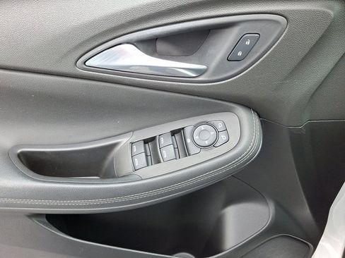 Used 2021 Buick Encore GX Select image 12