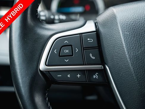 Used 2022 Toyota Highlander XLE FWD image 15