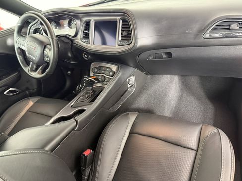 Used 2023 Dodge Challenger SXT w/ Plus Package image 11