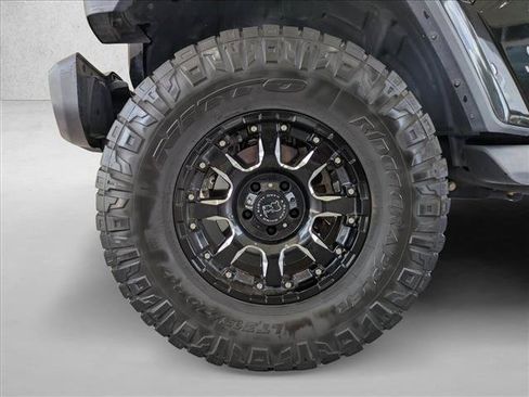 Used 2019 Jeep Wrangler Unlimited Sahara AWD/4WD image 13
