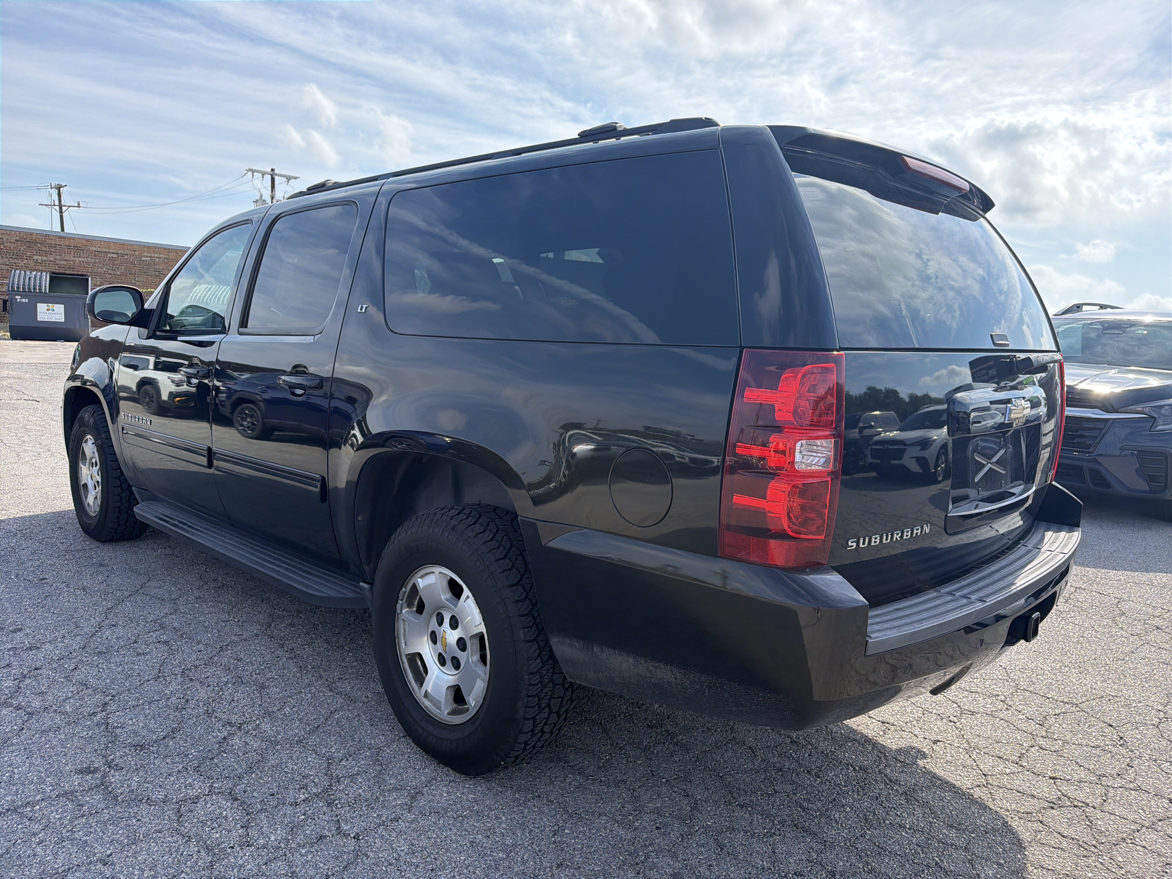 Used 2010 Chevrolet Suburban LT AWD/4WD image 5