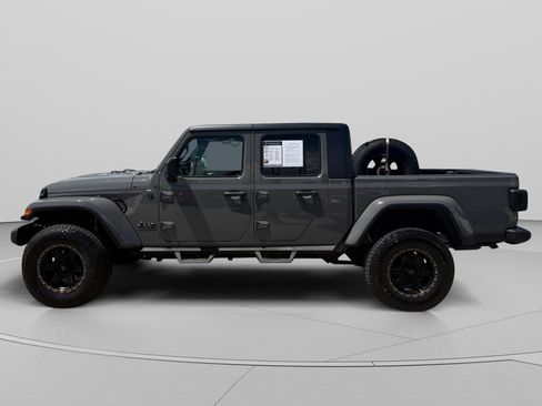 Used 2021 Jeep Gladiator Sport AWD/4WD image 2