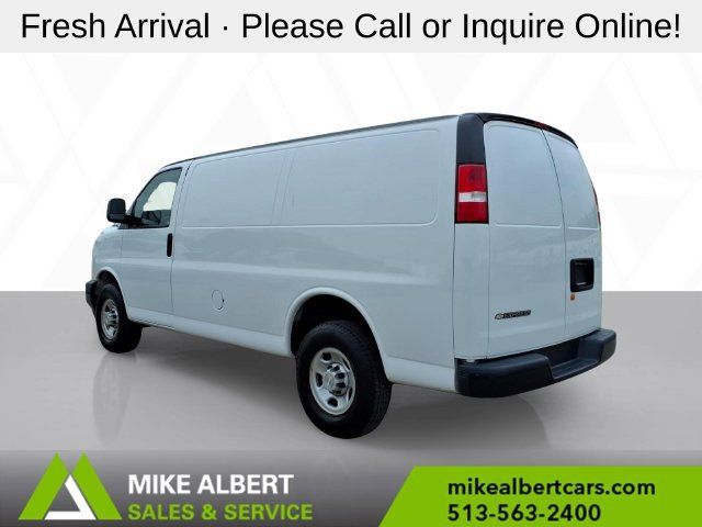 Used 2019 Chevrolet Express 2500 w/ Driver Convenience Package RWD image 5