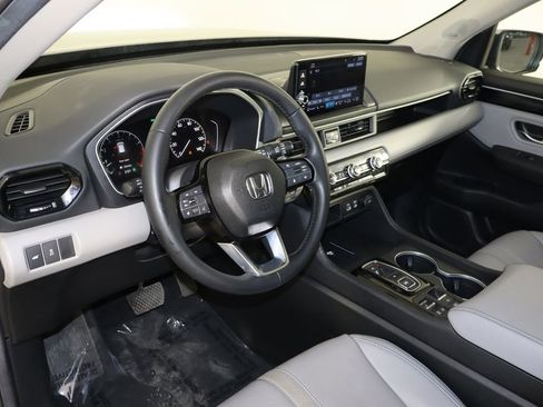 Used 2025 Honda Pilot Touring image 28