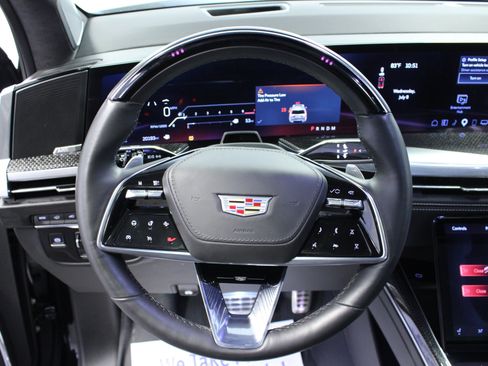 Used 2025 Cadillac Escalade ESV V AWD/4WD image 19