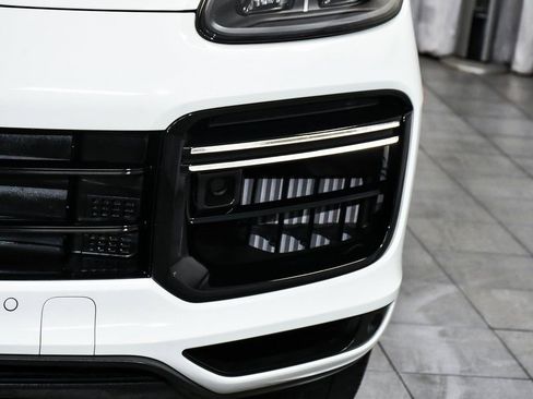 Used 2023 Porsche Cayenne Turbo S image 81