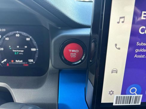 New 2025 Toyota Tacoma TRD Off-Road AWD/4WD image 13