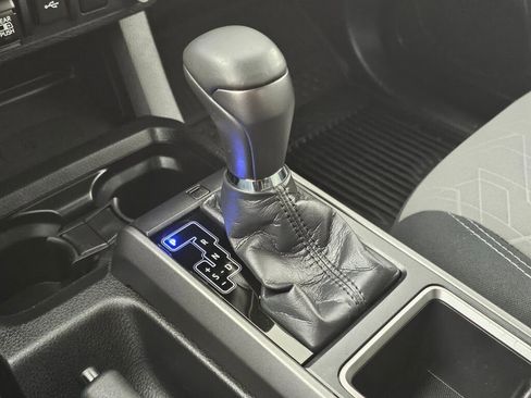 Used 2021 Toyota Tacoma TRD Off-Road image 30