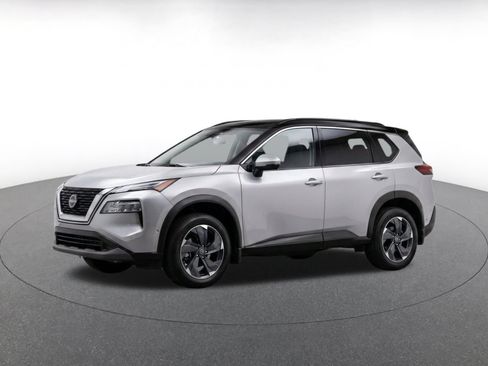 Used 2025 Nissan Rogue SV AWD/4WD image 3