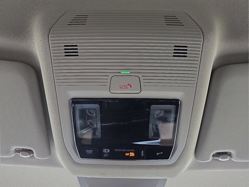 Used 2025 Volkswagen Atlas SE AWD/4WD image 21