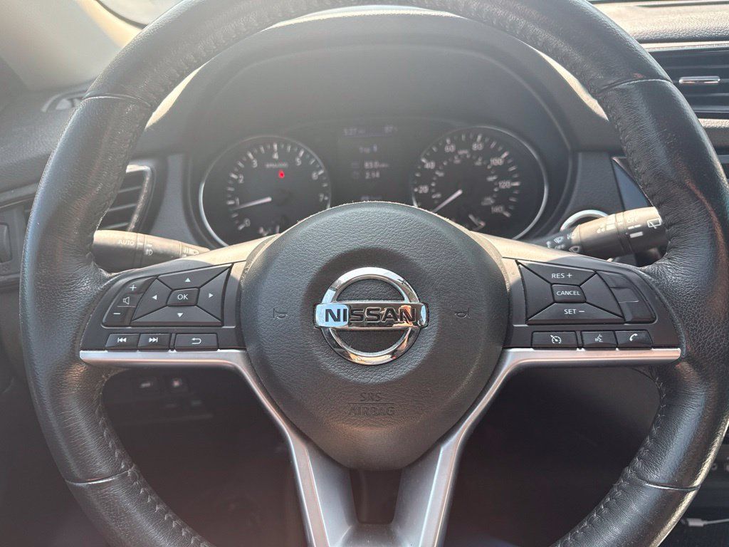 Used 2018 Nissan Rogue SV FWD image 7