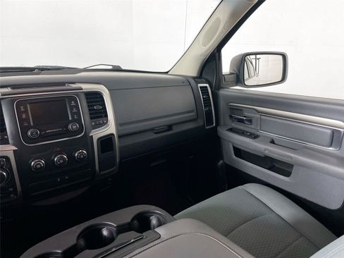 Used 2019 RAM 1500 Classic SLT AWD/4WD image 23