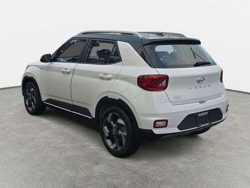New 2026 Hyundai Venue SEL FWD image 7