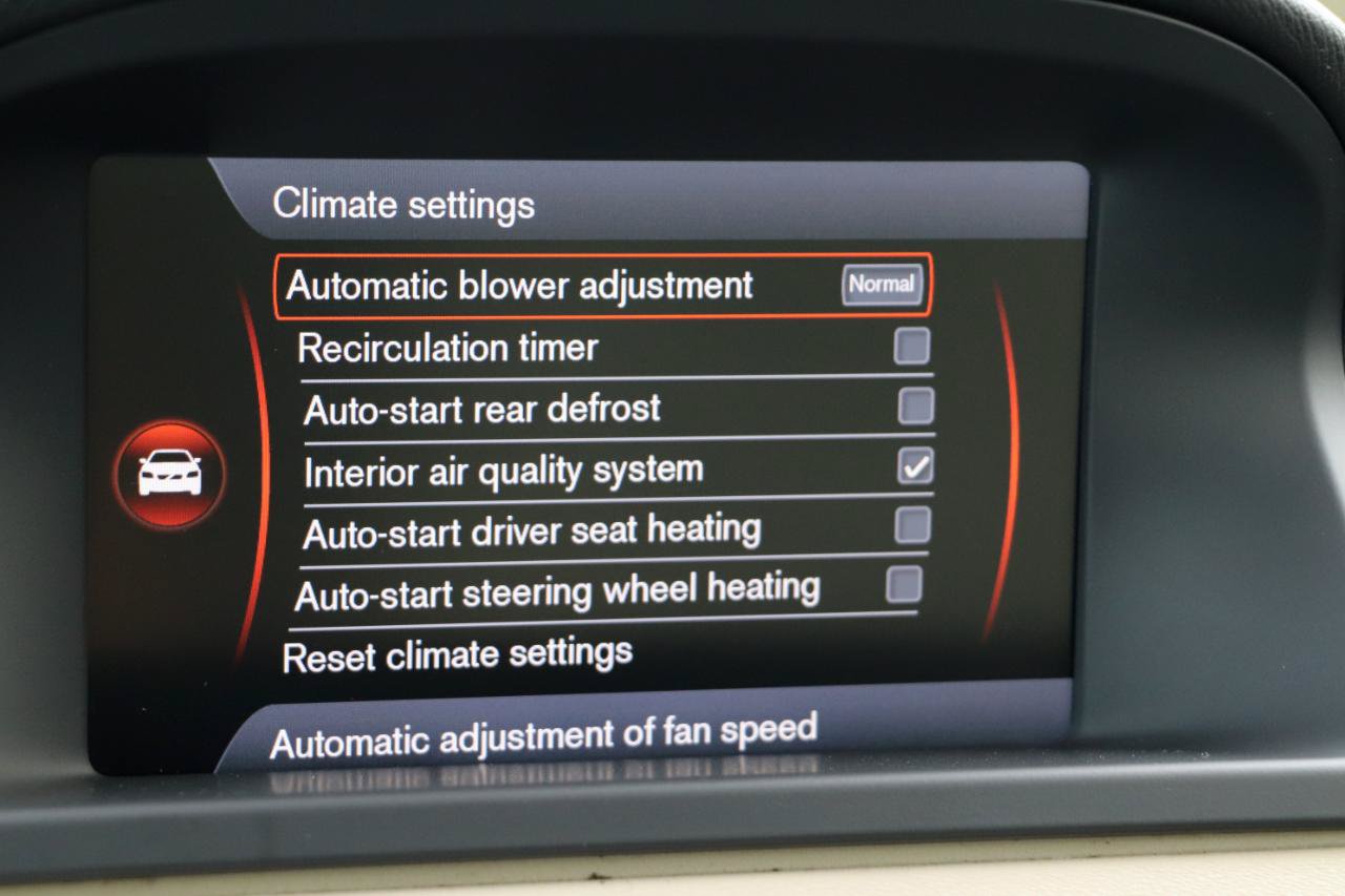Used 2014 Volvo XC70 3.2 AWD/4WD image 18