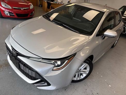 Used 2019 Toyota Corolla SE w/ Carpet Mat Package FWD image 9