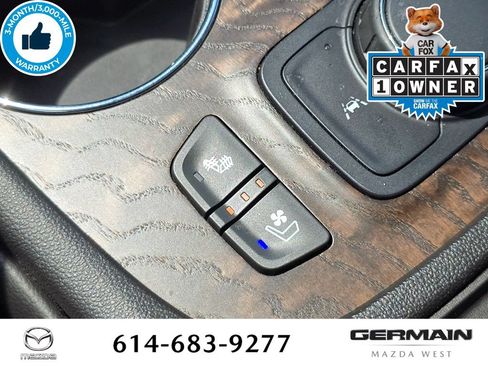 Used 2021 GMC Acadia Denali w/ Denali Technology Package FWD image 34
