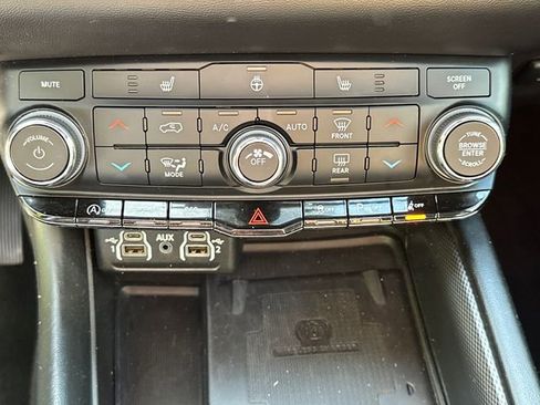 Used 2022 Dodge Durango GT AWD/4WD image 37