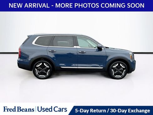 Used 2025 Kia Telluride S image 9