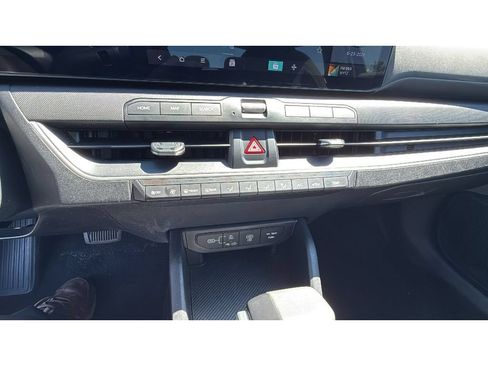 Used 2025 Kia K4 FWD image 19