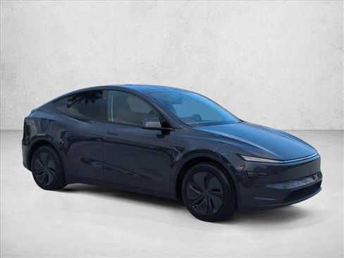 Used 2026 Tesla Model Y 2WD image 3