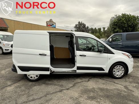 Used 2021 Ford Transit Connect XLT image 2
