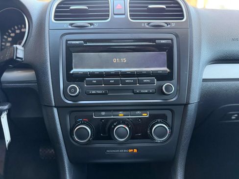 Used 2012 Volkswagen Golf 2-Door FWD image 26