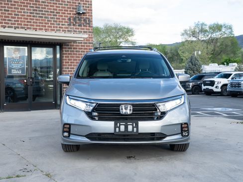 Used 2022 Honda Odyssey Touring image 2