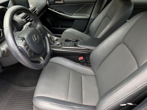 Certified 2022 Lexus IS 300 AWD w/ Comfort Package image 5