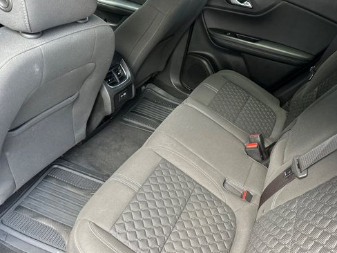 Used 2020 Chevrolet Blazer LT FWD image 13