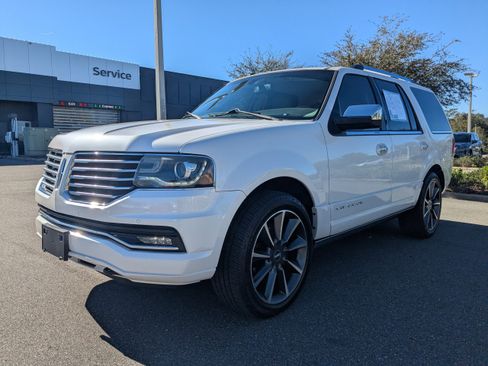 Used 2017 Lincoln Navigator Reserve image 8