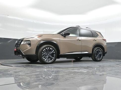 Used 2025 Nissan Rogue Platinum w/ Platinum Premium Package image 45