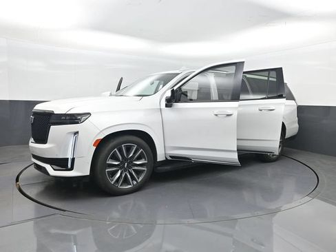 Used 2023 Cadillac Escalade ESV Sport Platinum w/ LPO, ONYX Package AWD/4WD image 30