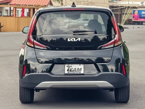 Used 2023 Kia Soul LX FWD image 5