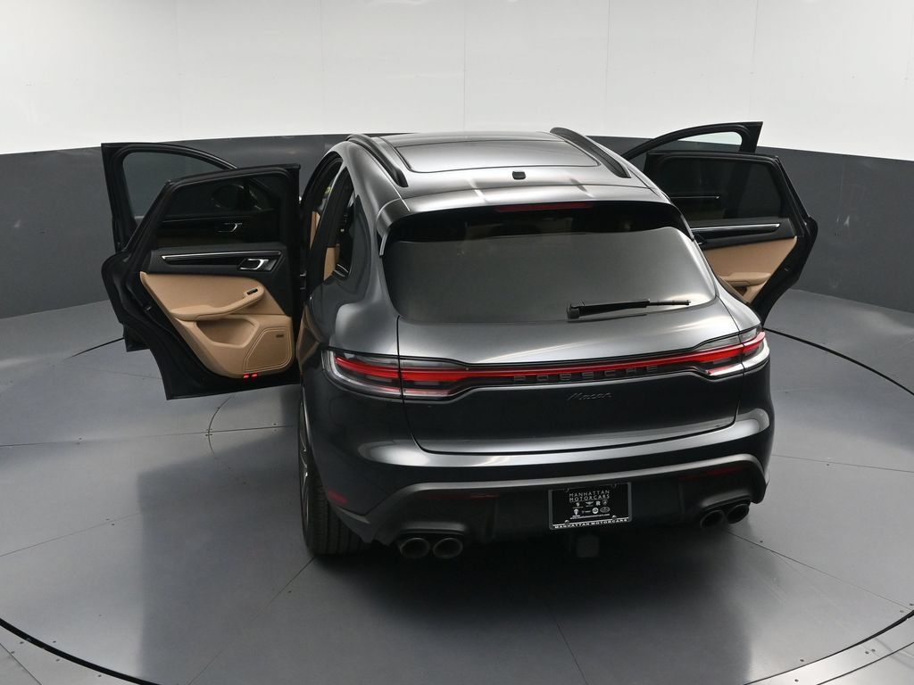 Certified 2026 Porsche Macan AWD/4WD image 34