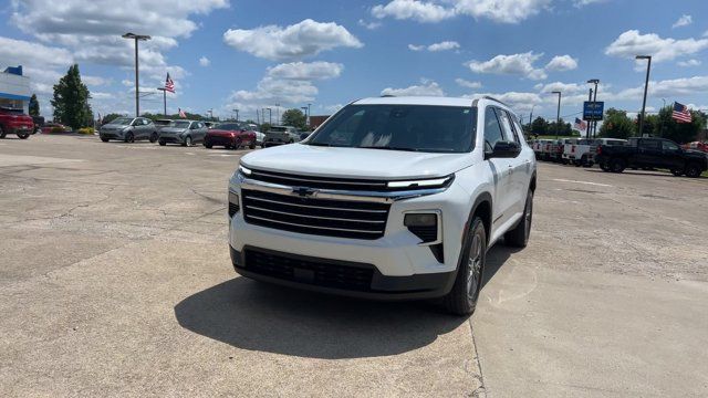 Used 2024 Chevrolet Traverse LT FWD image 4